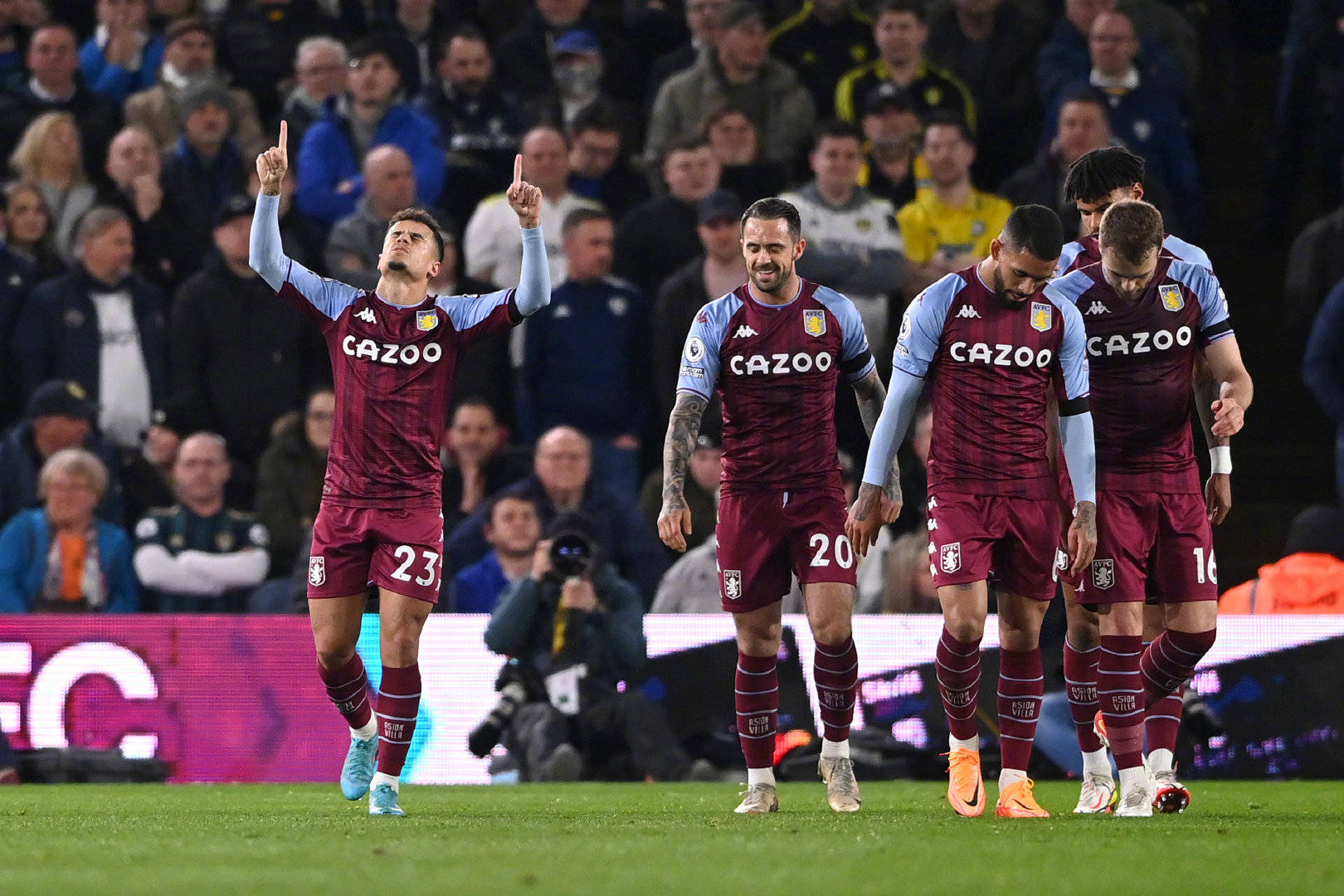 在他身后的 在他身后的